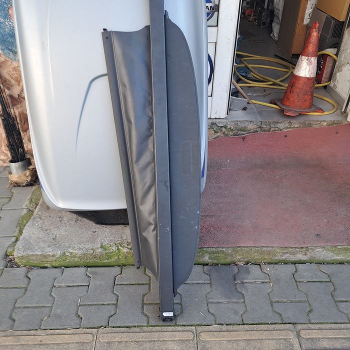 Оригинална щора за багажник v40/v50/2000/2003.    2004/2012