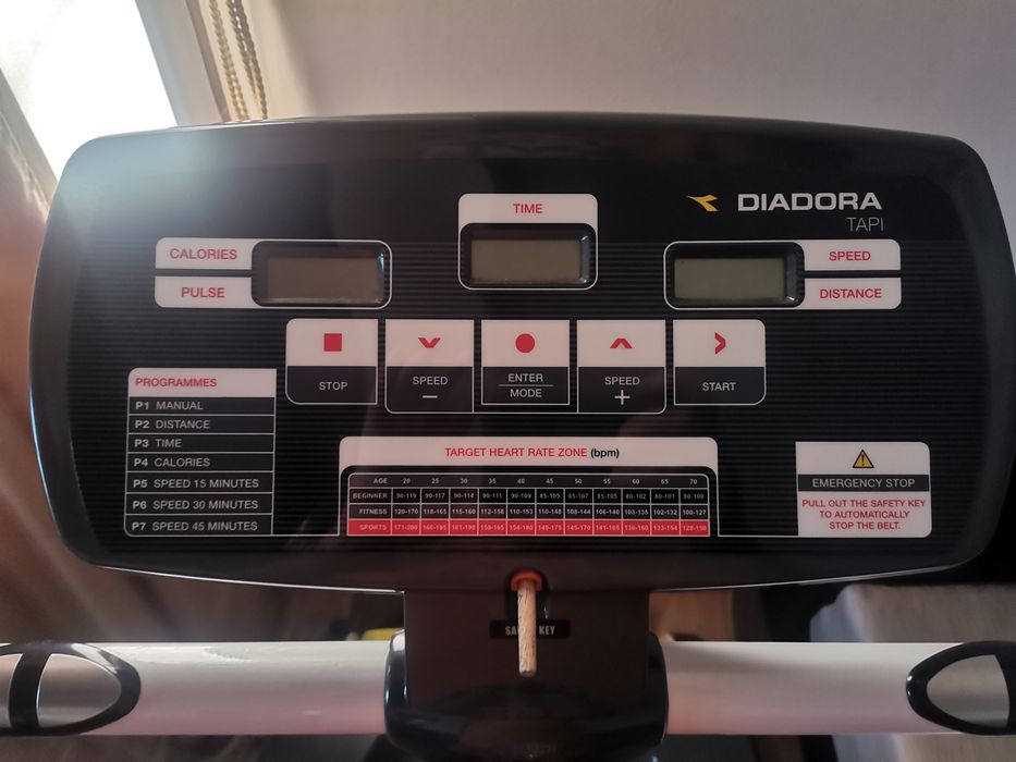 Vând Banda Alergare și Bicicleta.