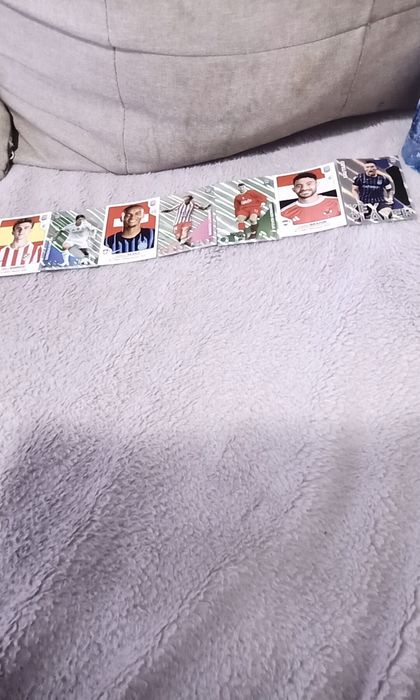 Vând stikere fifa 365