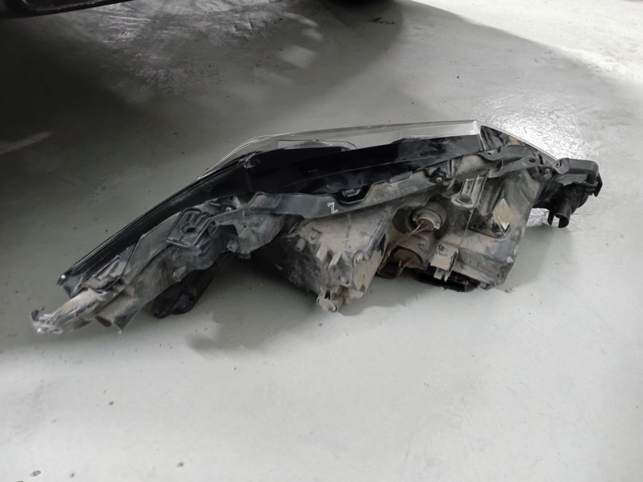 Камри 70 фара левый оригинал