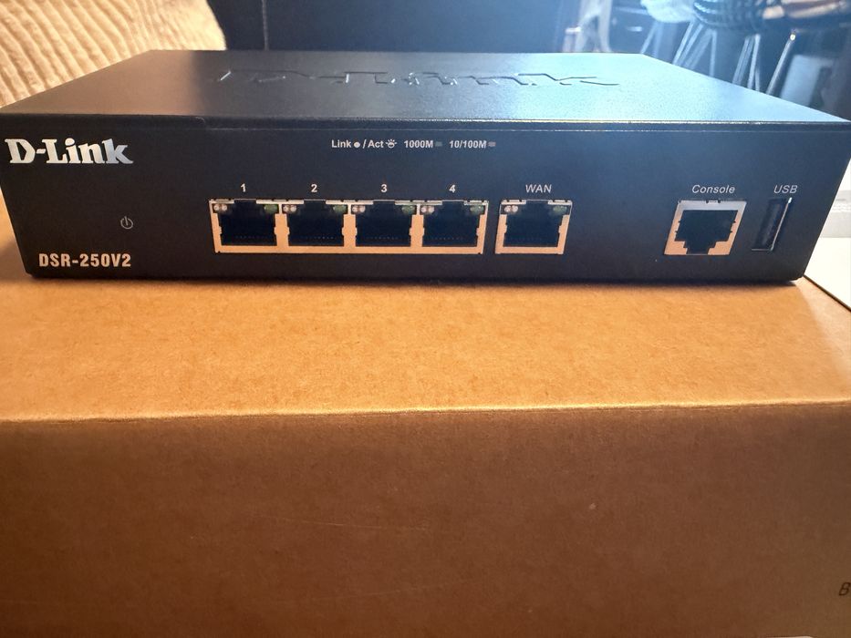 Рутер D-Link DSR-250V2