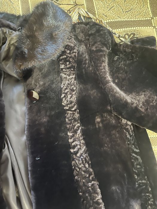 Шуба мутоновая б/у