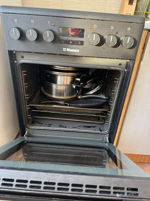 Продам электрическую плиту