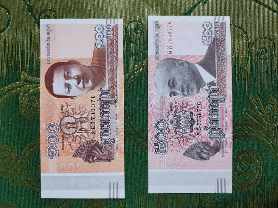 Продам банкноты Камбоджа новые цена за 2шт. Есть  много разных банкнот
