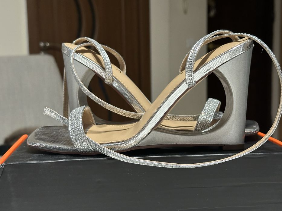 Sandale Epica noi, marime 39, nepurtate, in cutie originala