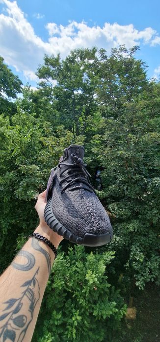 Yeezy 350 V2 Black Static