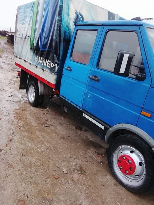 Vând duba iveco.