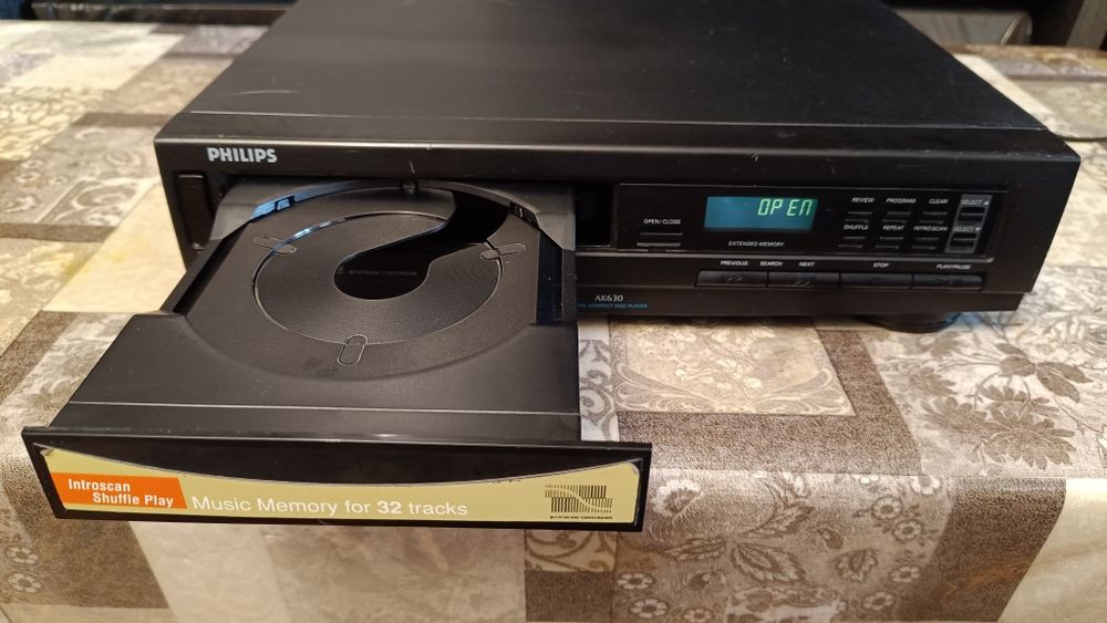 CD проигрыватель PHILIPS AK 630