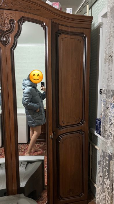 Продам женские пуховики