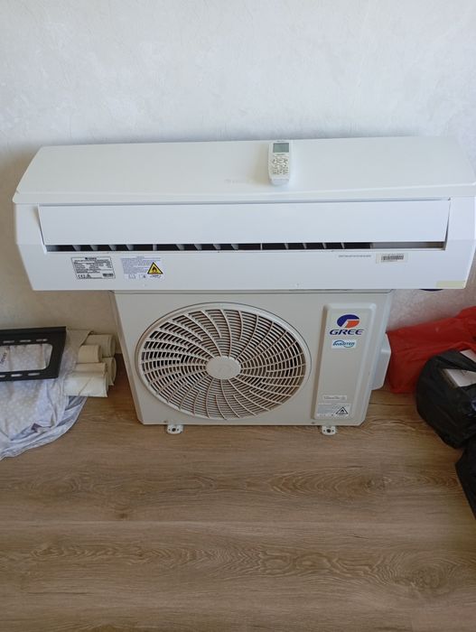 Кондиционер Gree 18 сотилади.