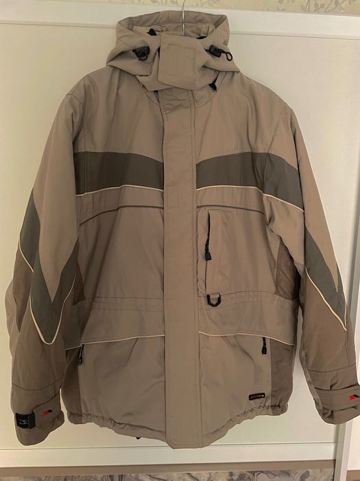 Горнолыжная куртка