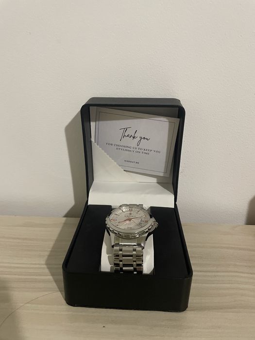 Часовник iced out