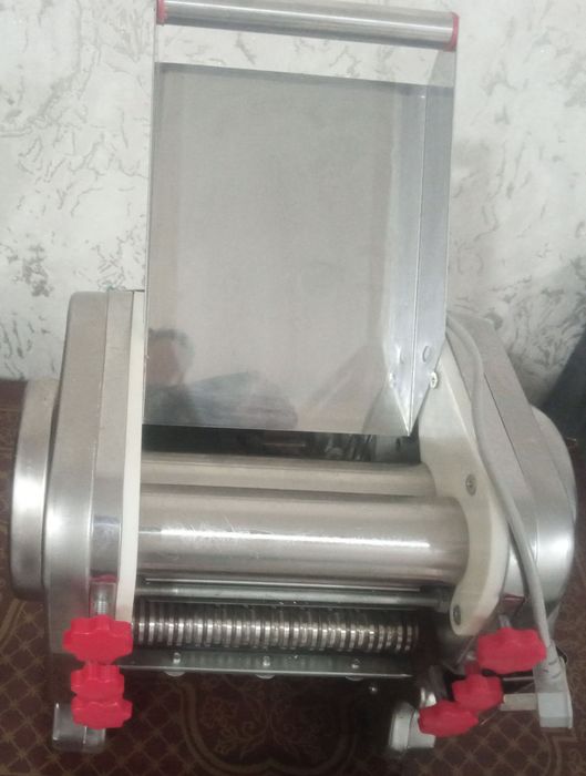 Hamir yoyadi lapsha kesadigan aparat