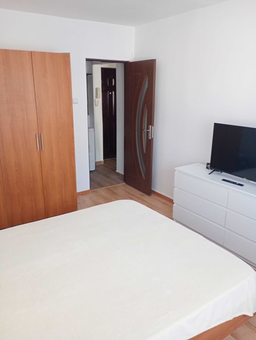 Garsoniera zona Izvor