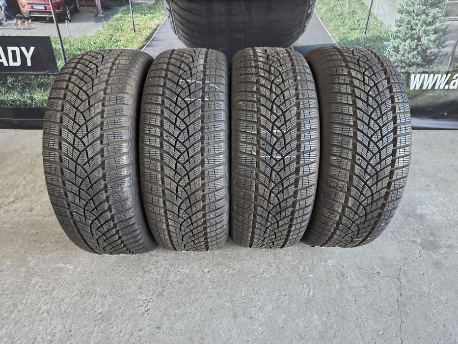 225/50/18 Goodyear 4бр