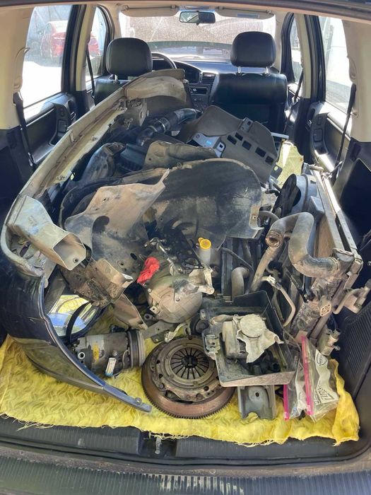 На части 2003 Опел Зафира А 1.8 125к.с. Opel Zafira A on parts