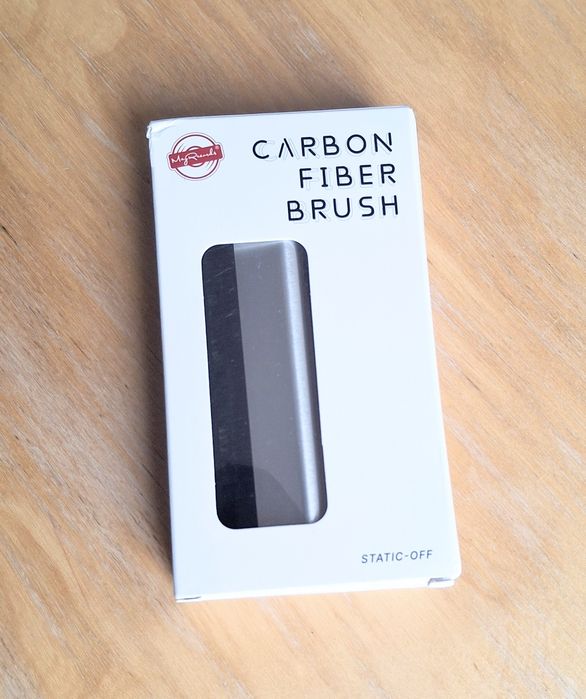 Карбонова четка за грамофонни плочи