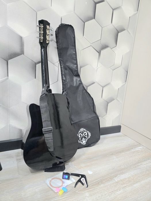 Продам гитара в идеальный состояние