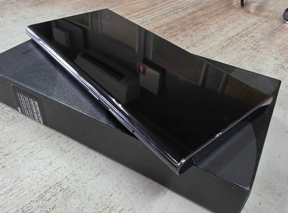 Samsung S22 Ultra Phantom Black 128GB в доста добро състояние