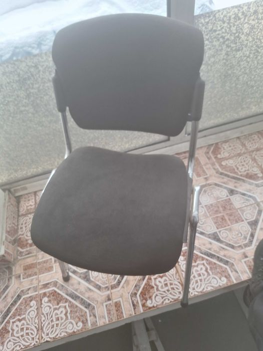 8 бр.столове,15 лв.бройката