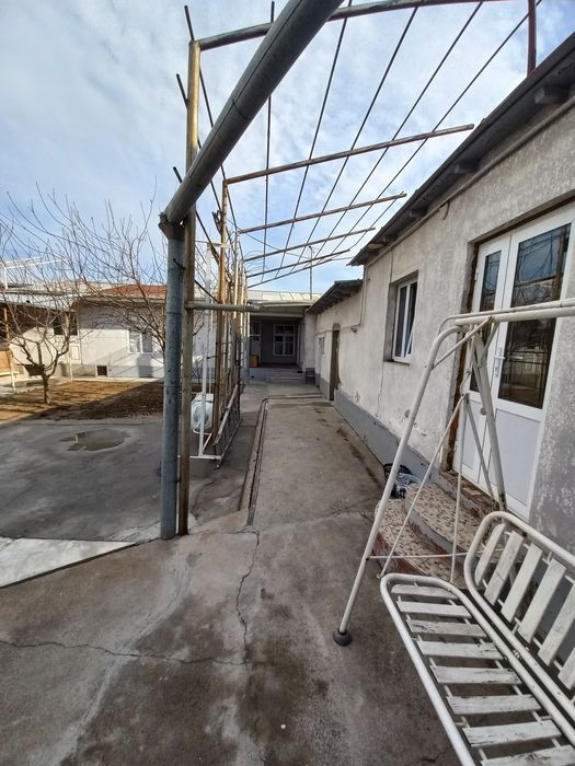 Olmazor tumanida sebzorga yaqin 4.57-sotok Hovli sotiladi 8-hona