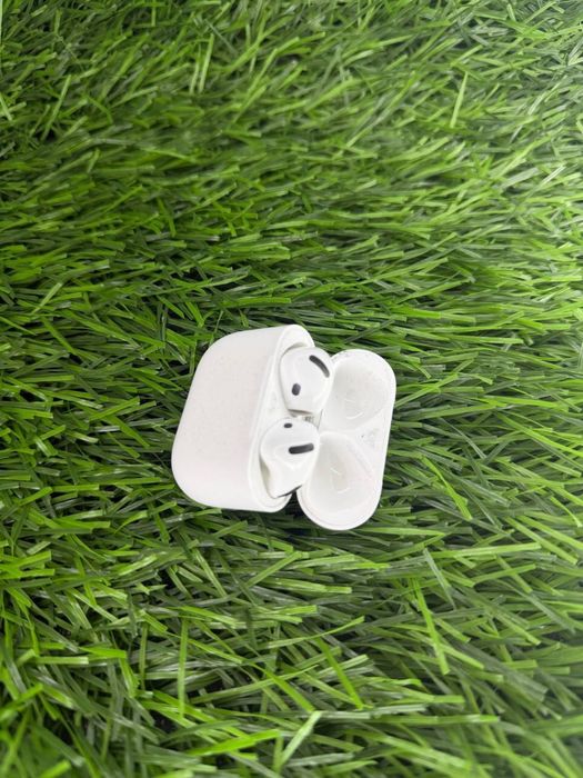 Apple AirPods 4