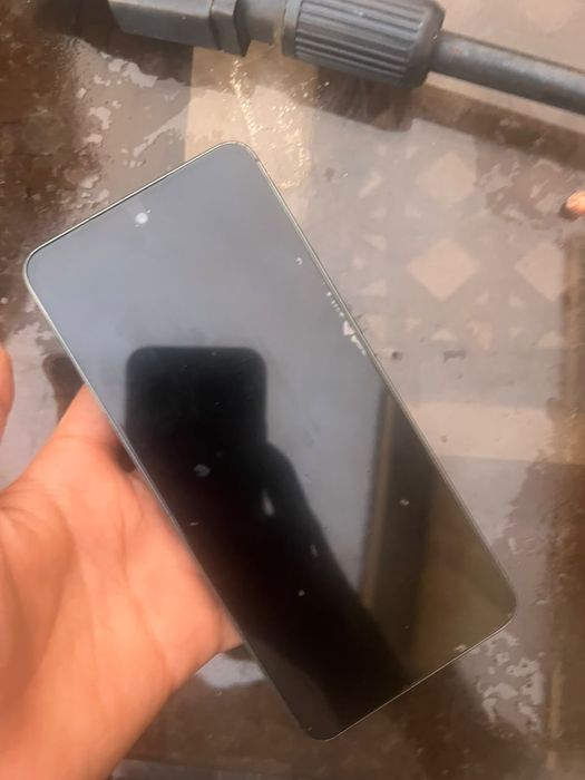 Продам телефон realme c67