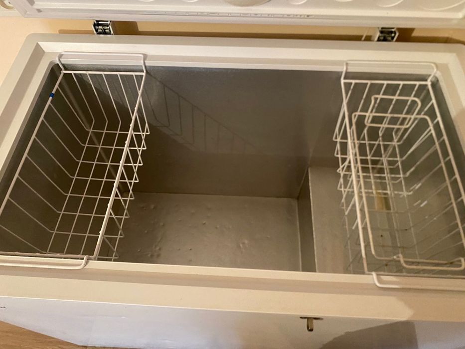 Продам морозильник