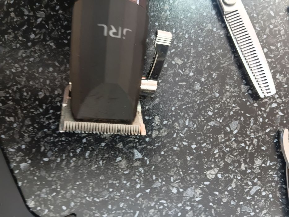 Продаётся набор для парикмахера или барбера инструменты