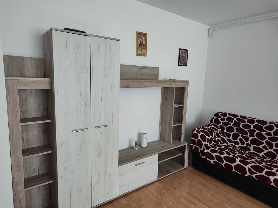 Vând Apartament zona Cora
