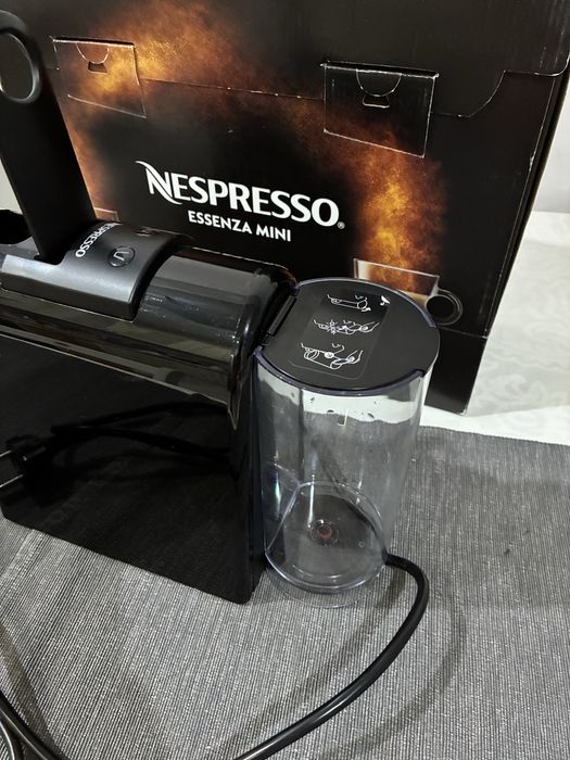 Кофемашина DeLonghi Nespresso mini EN85.B
