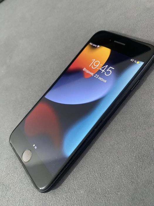 Продам Iphone 7 black 32gb