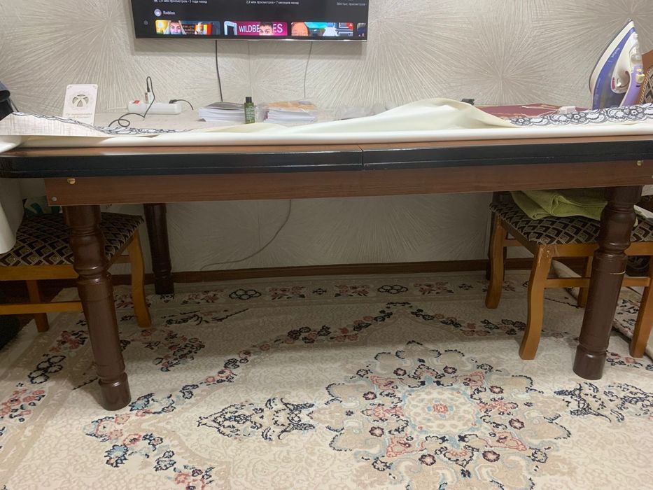 Продам гостинный стол