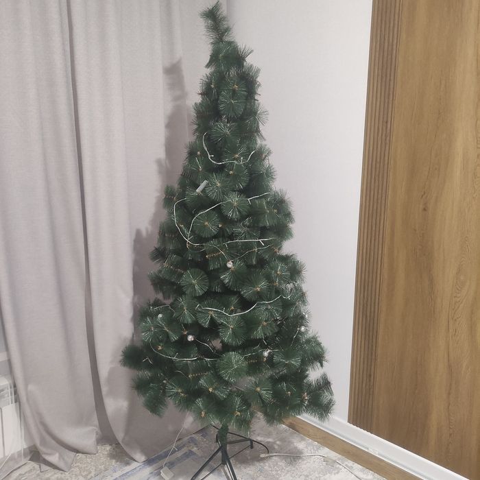 Продам елку 160 см