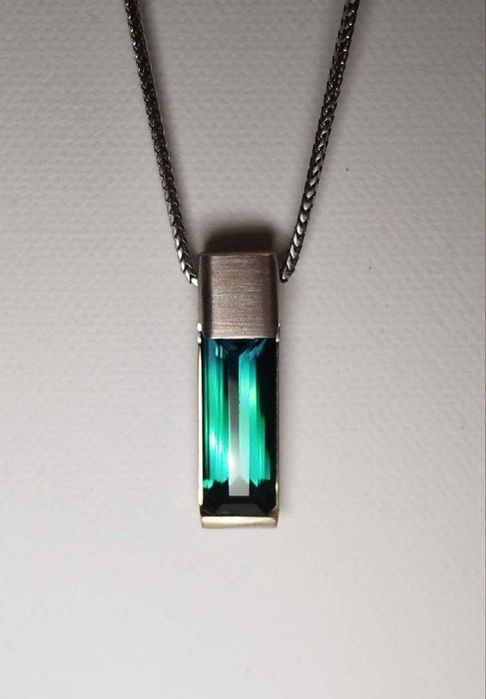 Изключително Колие с Афгански Индиколит Турмалин в 18К златен обков!