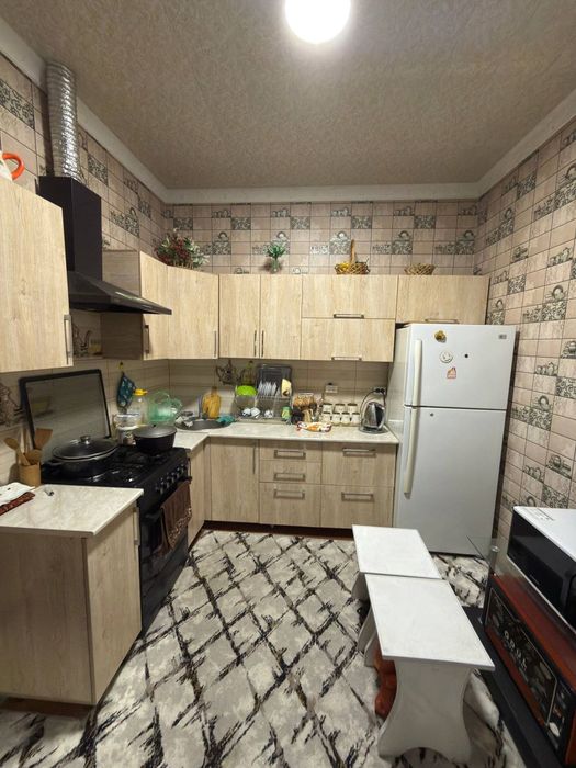 Ховли уй жой сотилади