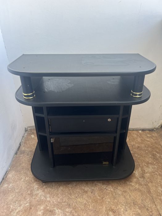 Продам тумбу под телевизор