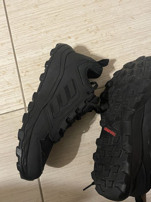 Обувни Аdidas traxsion