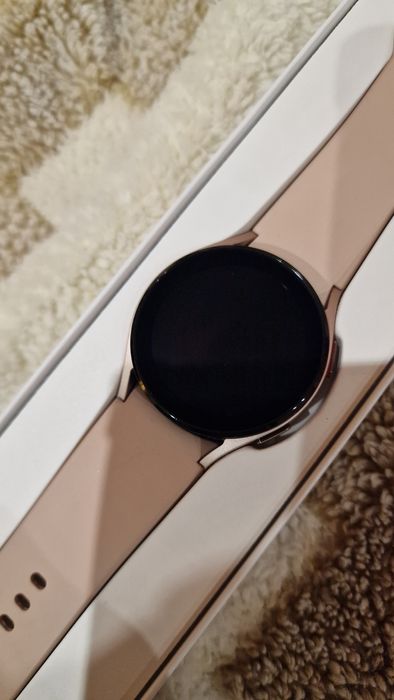 Samsung galaxy watch 4 + каишки