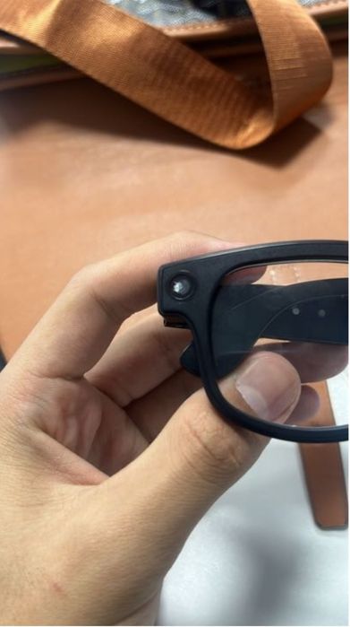 Видео камира в очках