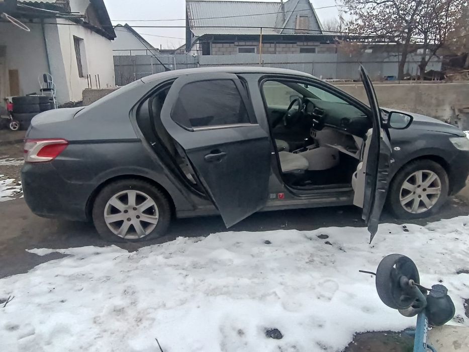 Продается авто Пежо 301