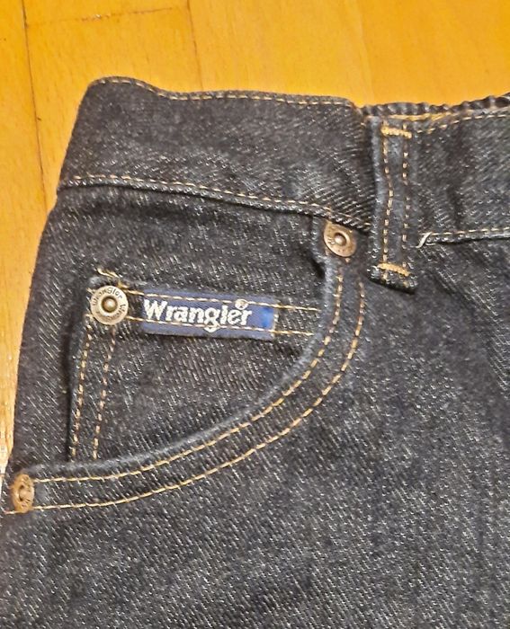 Blugi Wrangler noi pentru copii mici