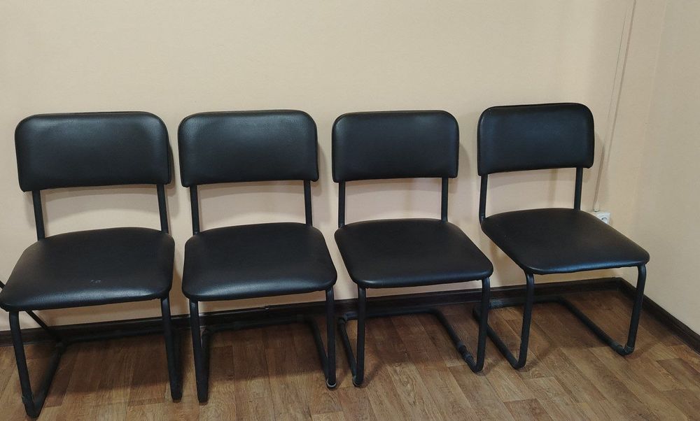 4 та стул. ҳолати янги. Донаси 250 000