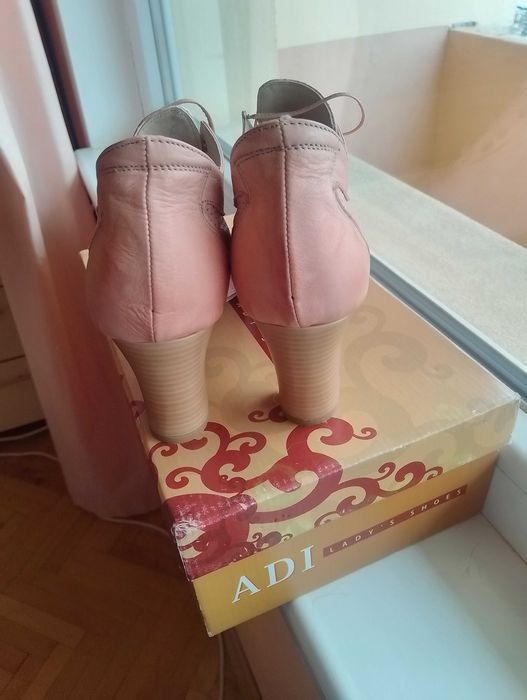 Дамски обувки от естествена кожа