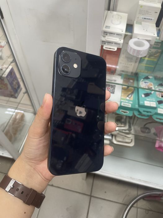 iPhone 12 с гарантией
