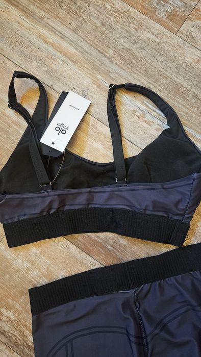 Шапки Ало Йога Екипи Ало Чорапи Ало