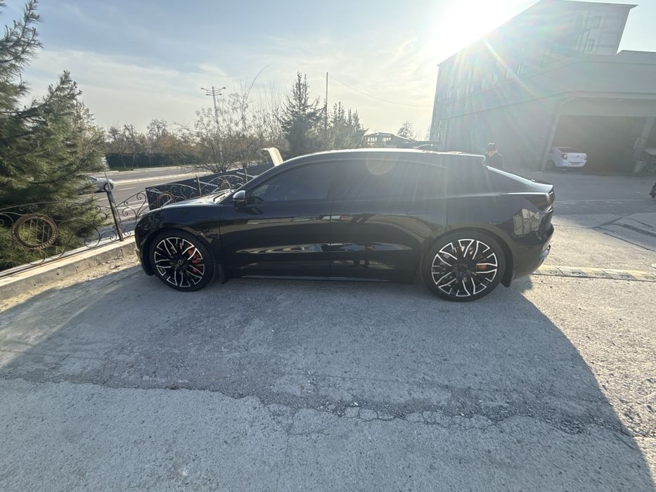 Zeekr 001 2023 — 2