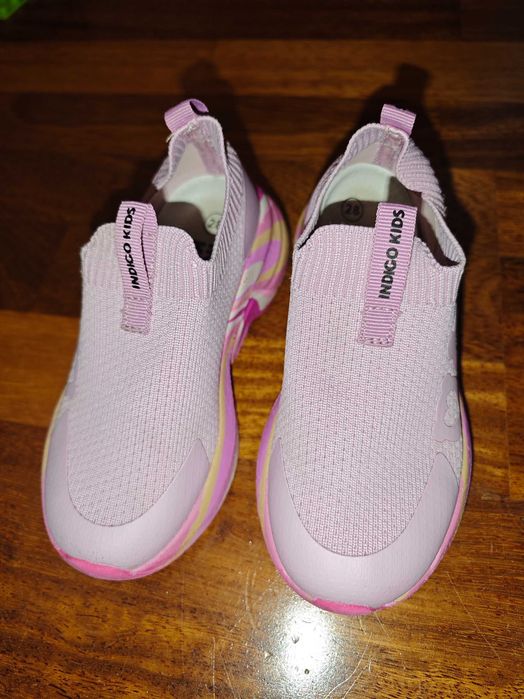 Кроссовки летние на девочку 28