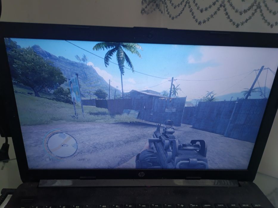 Ноутбук сотилади