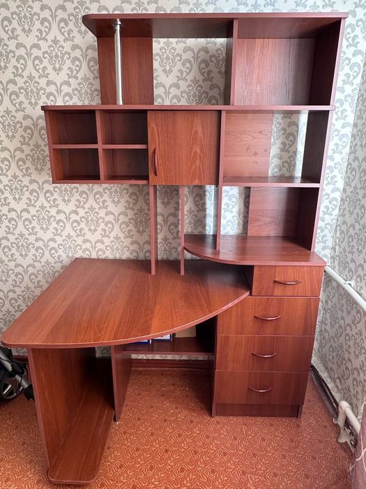 Стол компьютерный